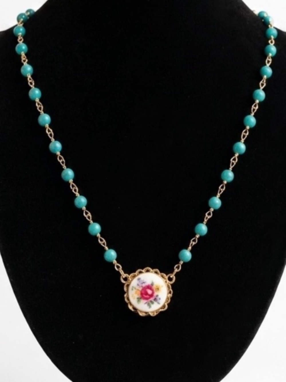 Plunder necklace turquoise necklace and floral pendant  NWT boho necklace